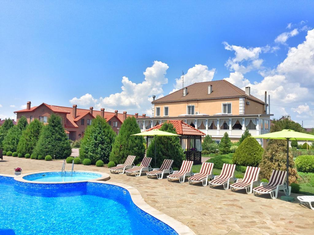 Veles Hotel Фонтанка Экстерьер фото