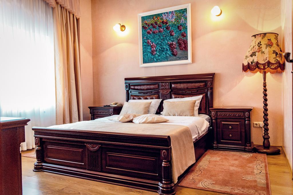 Veles Hotel Фонтанка Экстерьер фото