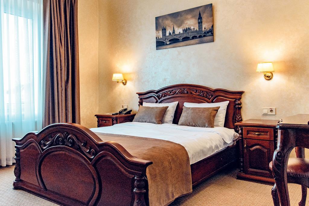 Veles Hotel Фонтанка Экстерьер фото