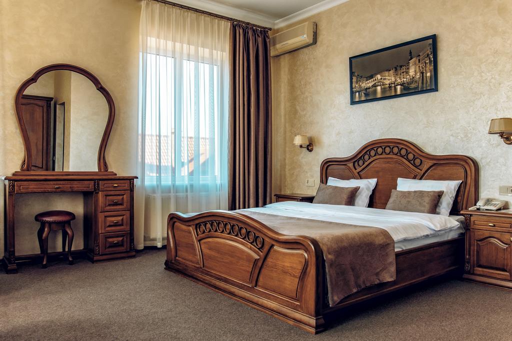Veles Hotel Фонтанка Экстерьер фото