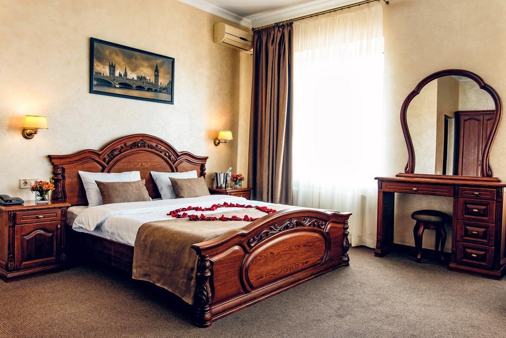 Veles Hotel Фонтанка Экстерьер фото