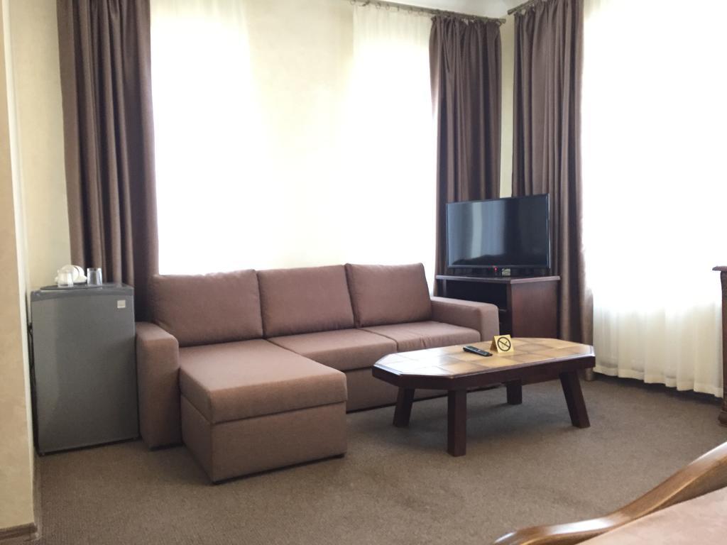 Veles Hotel Фонтанка Экстерьер фото