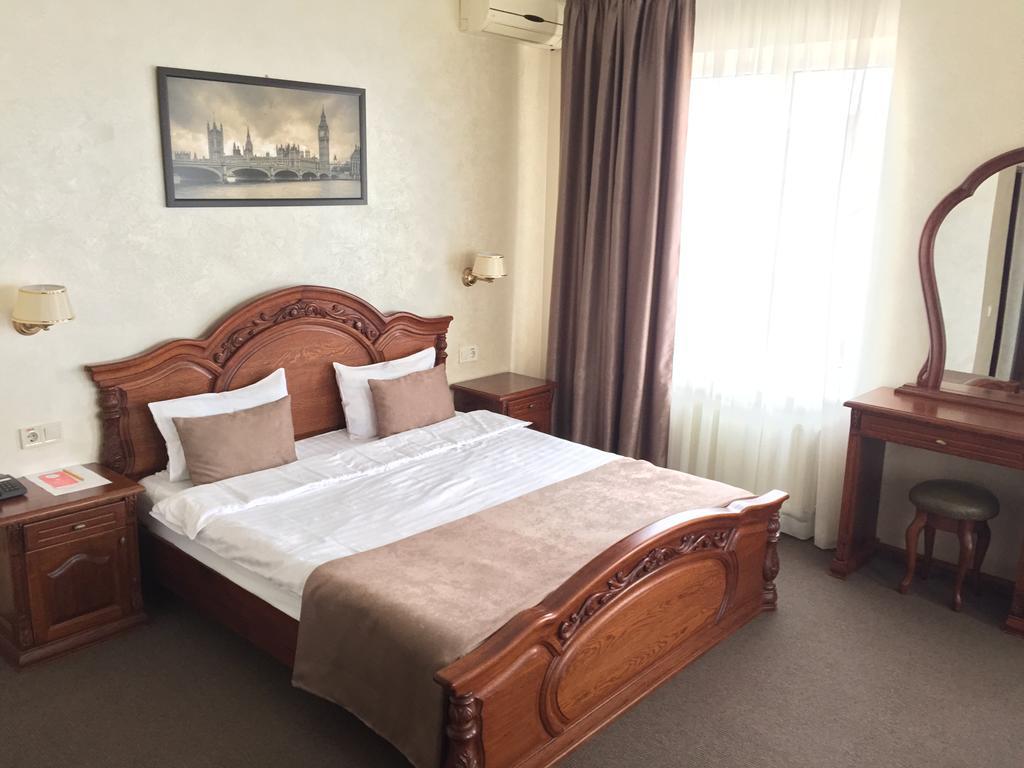 Veles Hotel Фонтанка Экстерьер фото